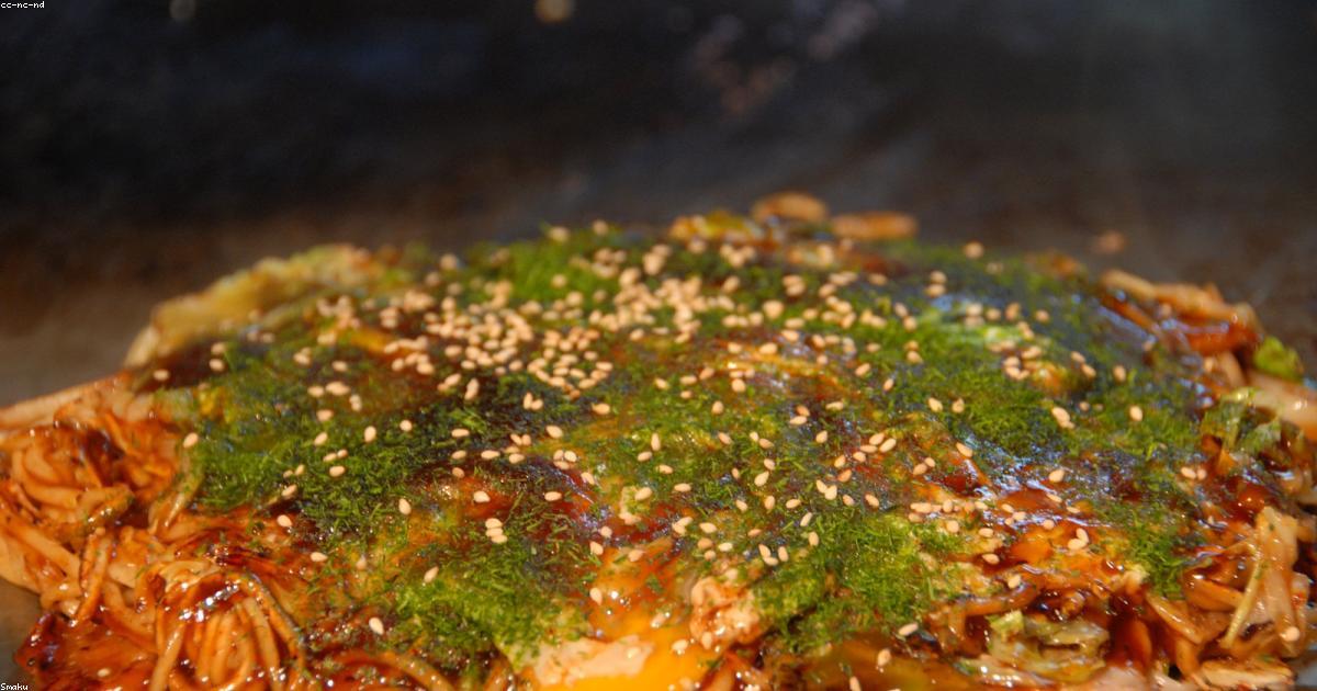โอโคโนมิยากิสไตล์ฮิโรชิมะ : ต่างจากโอซาก้ายังไง? พร้อมร้านเด็ด
